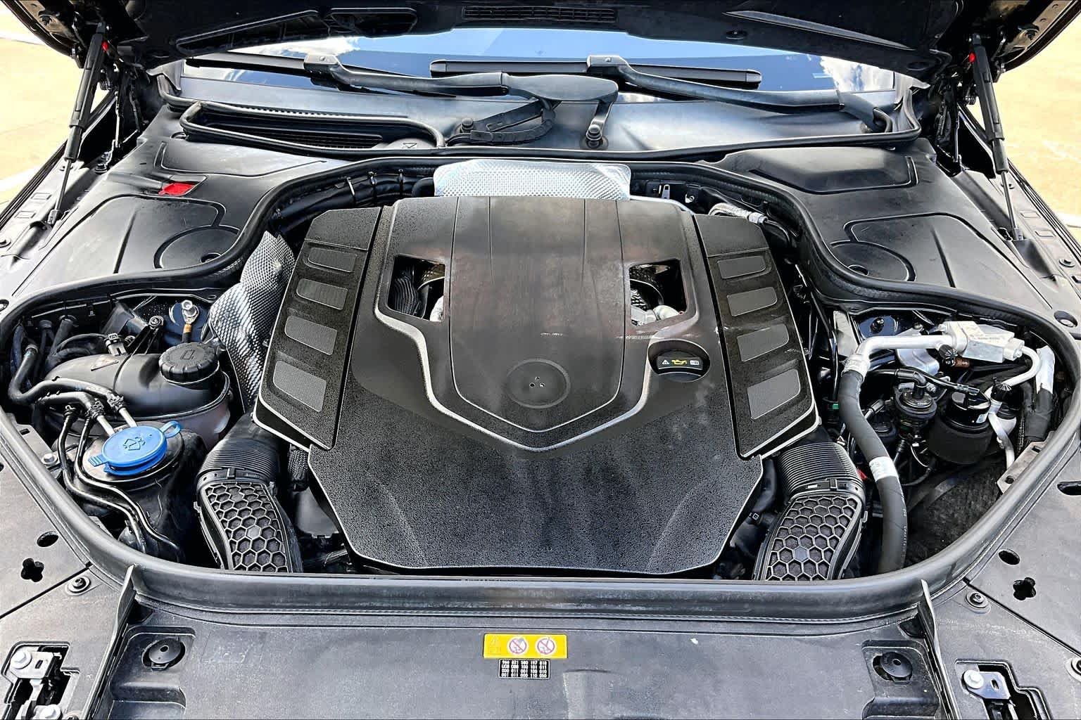 Used 2018 Obsidian Black Metallic Mercedes-Benz S 560 image 31