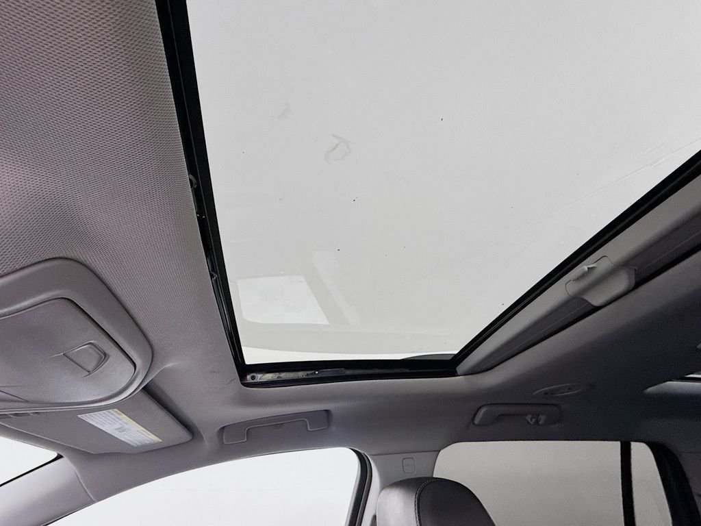 Used 2023 Black GMC SLT image 22