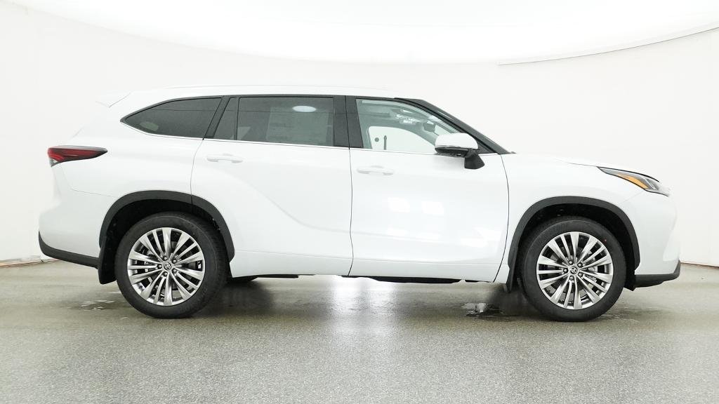 New 2026 Wind Chill Pearl Toyota Platinum image 13