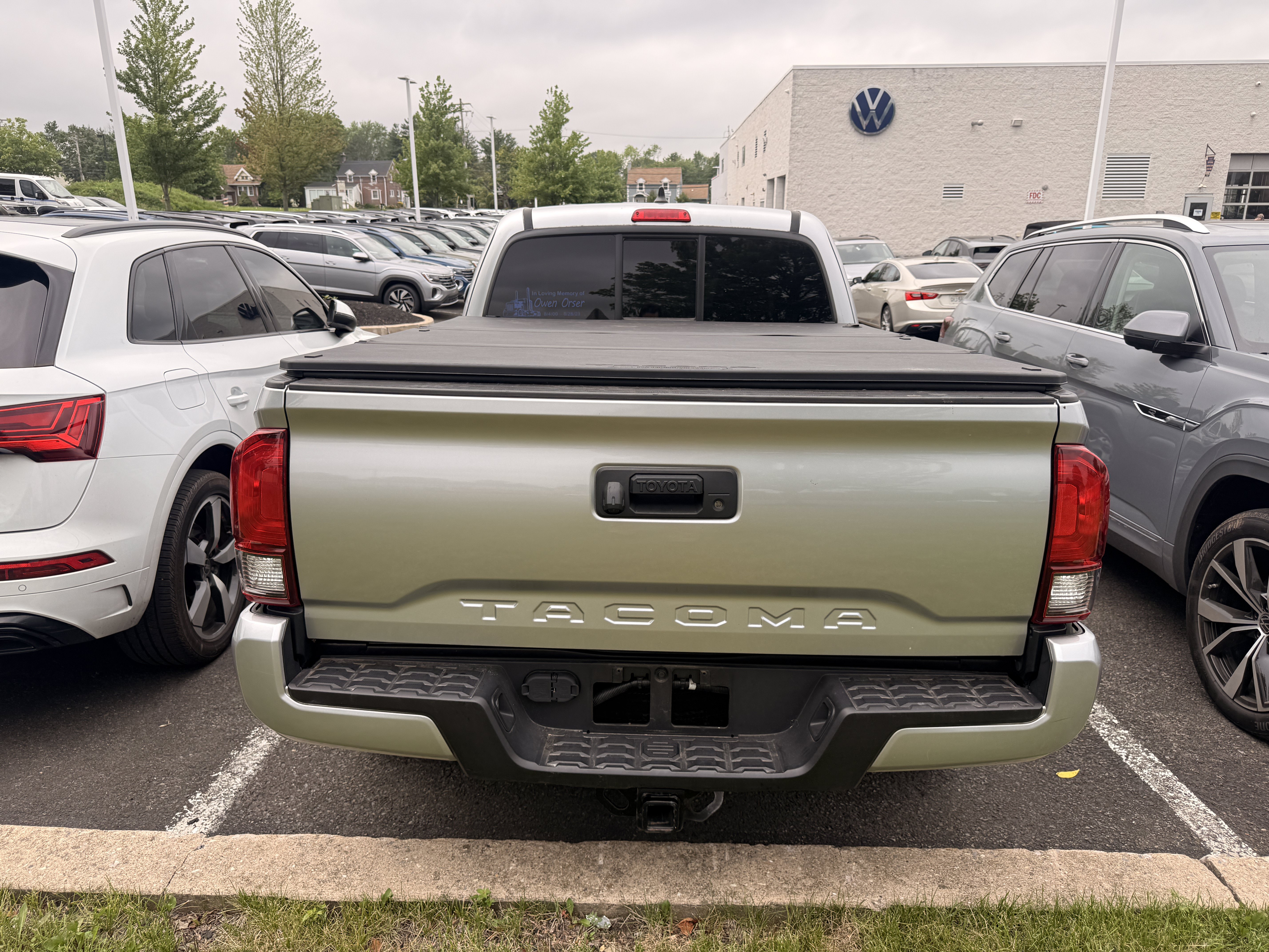 Used 2023 Silver Toyota  image 8