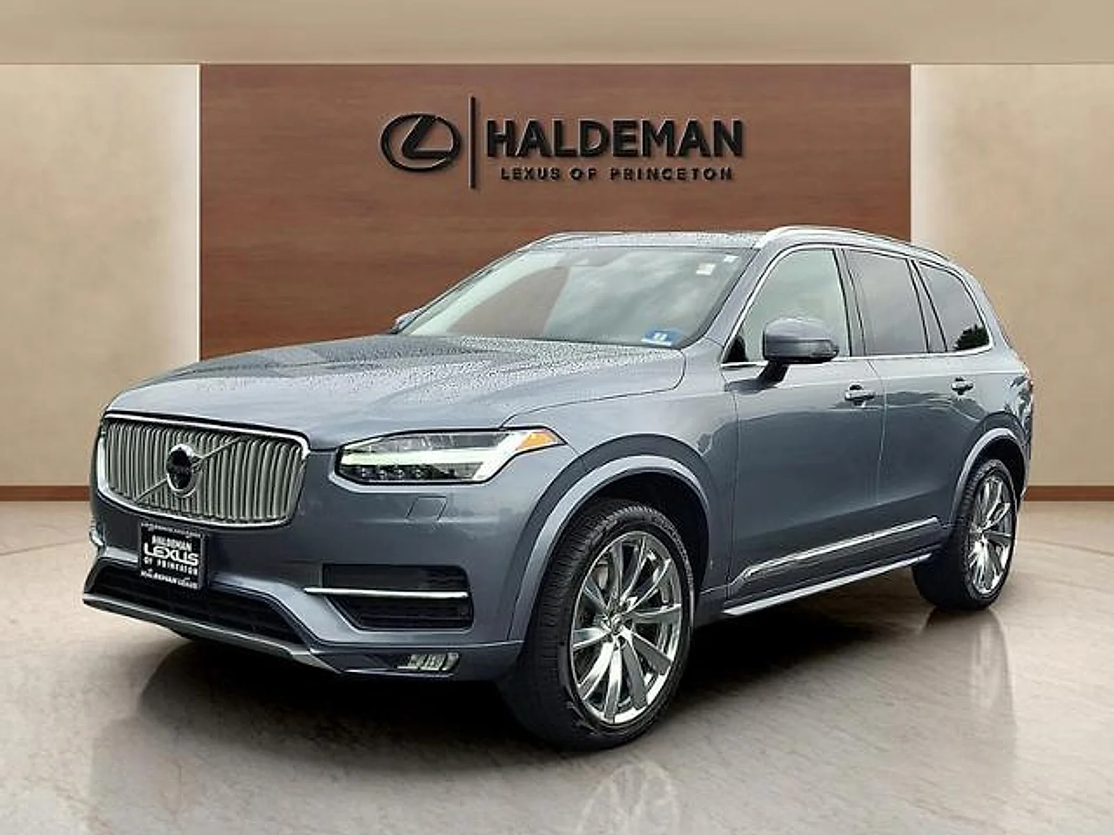 Used 2016 Osmium Grey Metallic Volvo T6 Inscription image 3