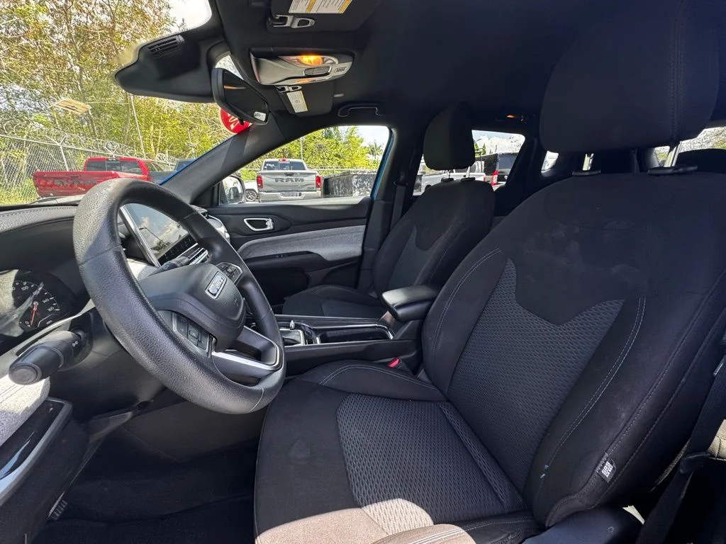 Used 2023 Blue Jeep Sport image 15