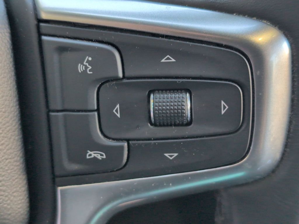 Used 2022 Gray Chevrolet Z71 image 21