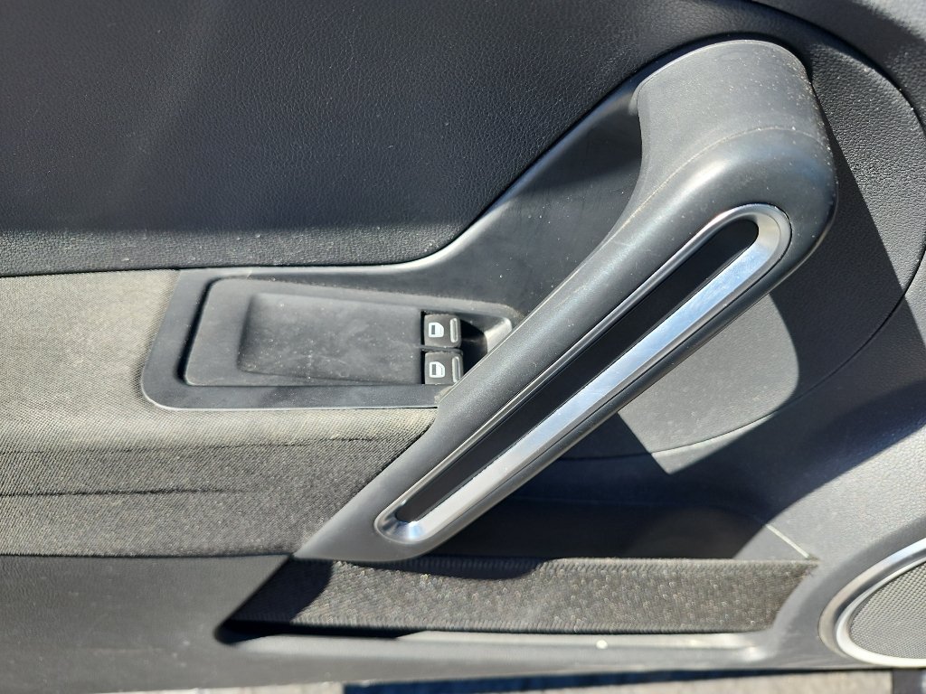Used 2014  Volkswagen R-Line image 15