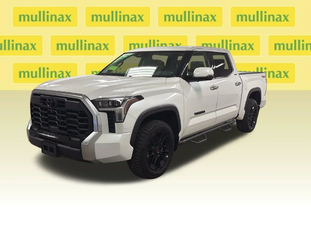 Used 2022 Off-white Toyota Limited image 8
