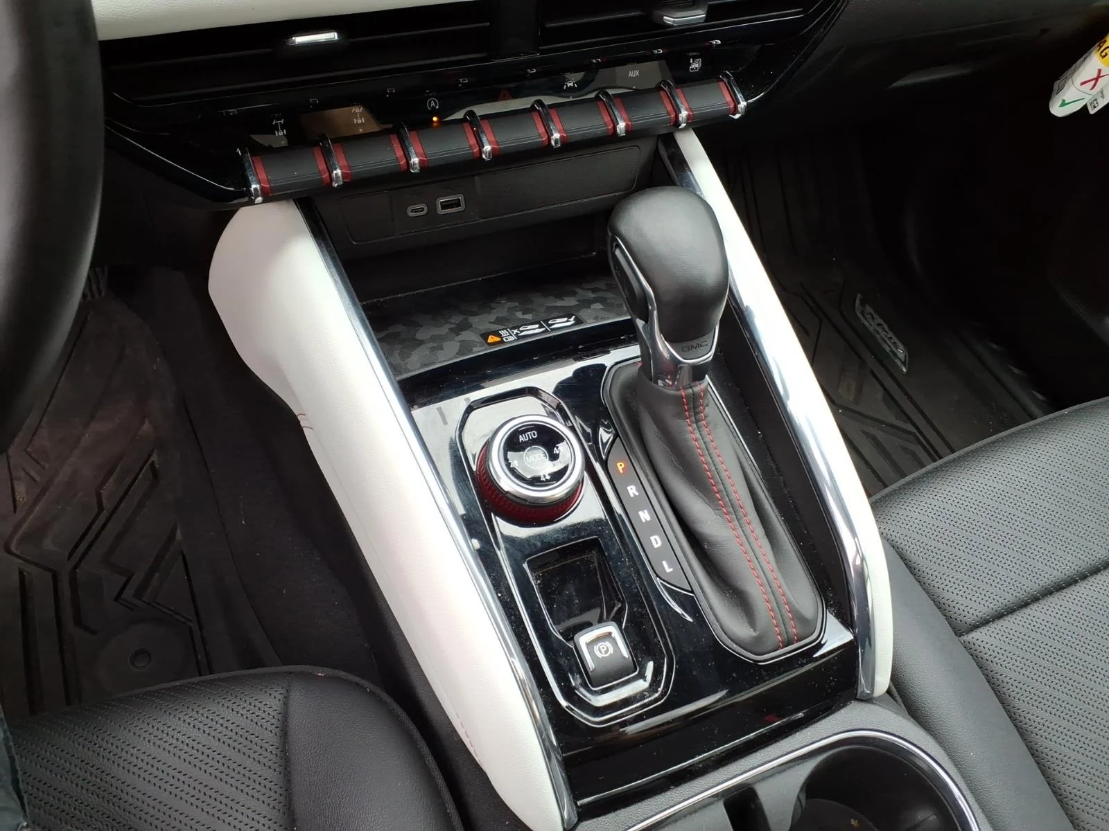 Used 2024 Onyx Black GMC AT4X image 10