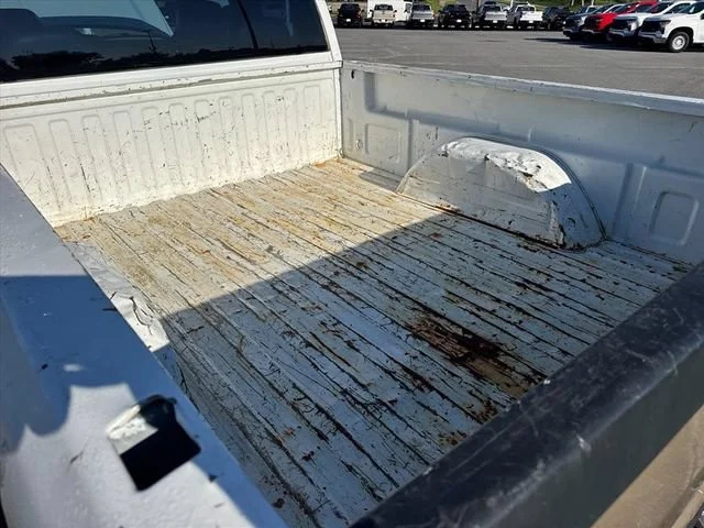 Used 2005 Summit White Chevrolet Work Truck image 29