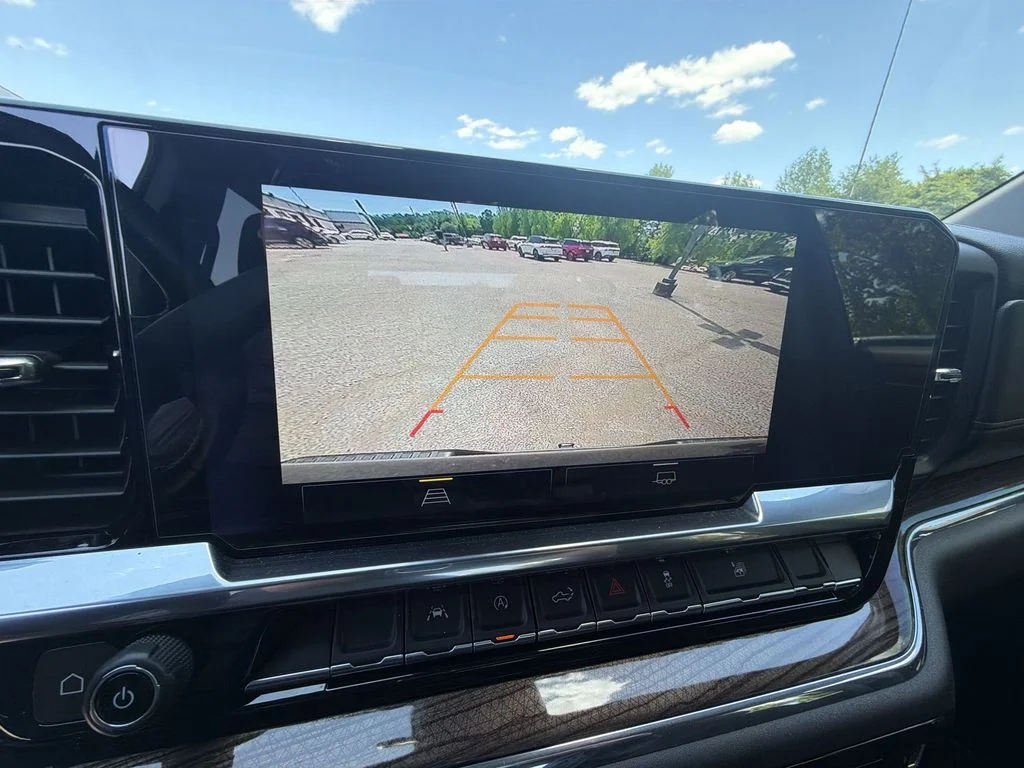 Used 2023 Gray Chevrolet LT image 17