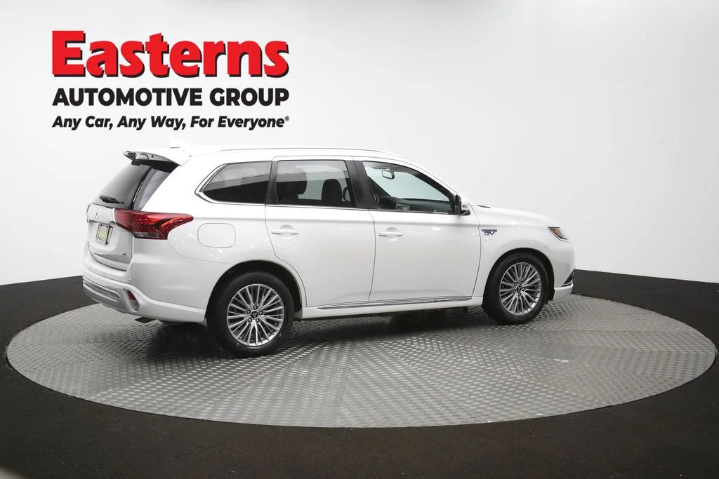 Used 2020 White Mitsubishi SEL image 42