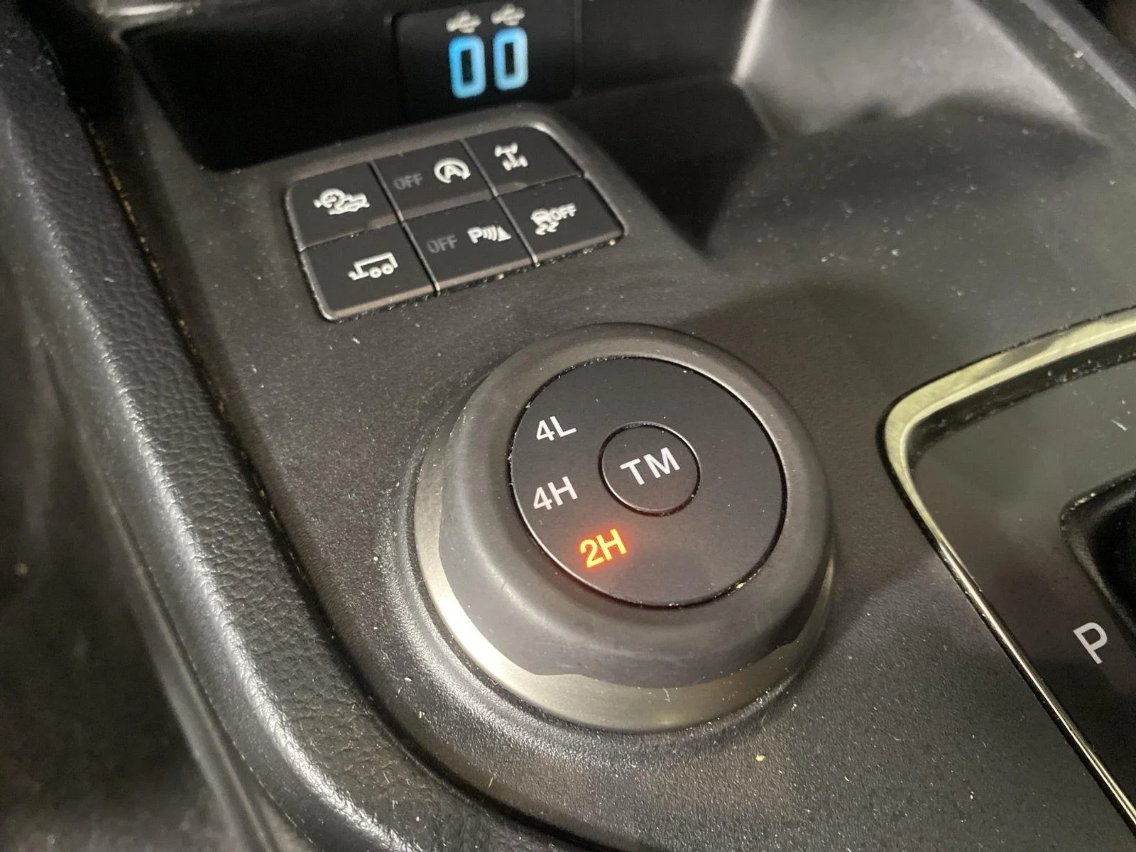 Used 2021 Shadow Black Ford LARIAT image 22