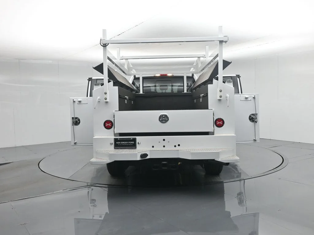 New 2026 Oxford White Ford XLT image 39