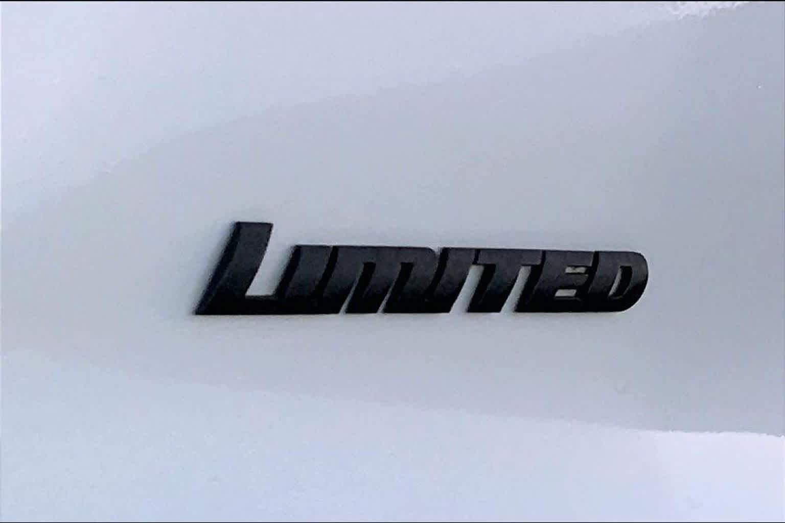 Used 2021 Blizzard Pearl Toyota Nightshade image 31