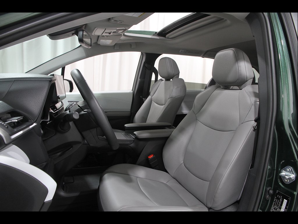 Used 2026 Cypress Toyota XLE 8-Passenger image 5
