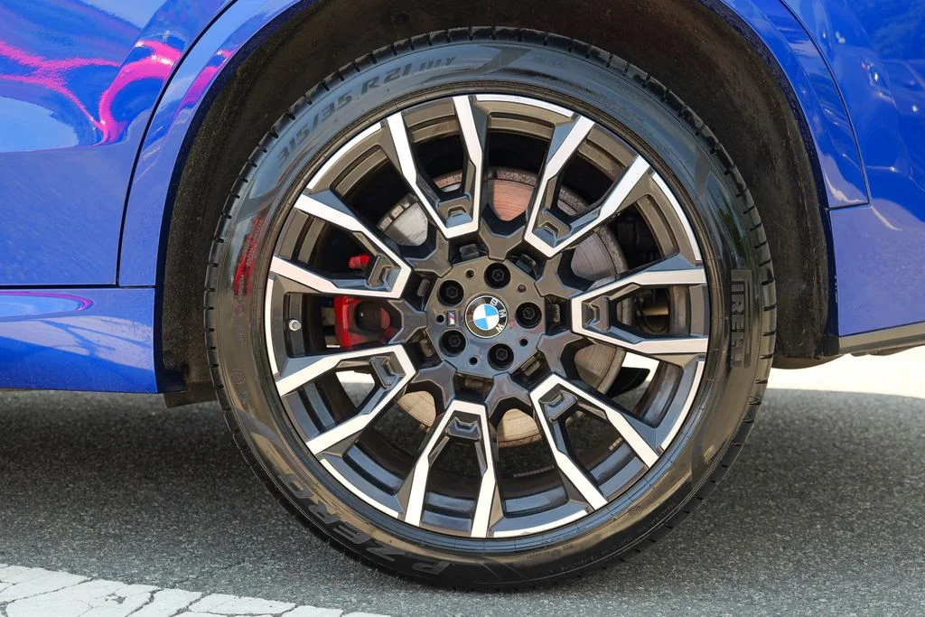 Used 2025 Marina Bay Blue Metallic BMW M60i image 15