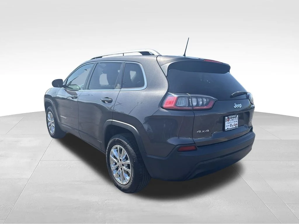 Used 2019 Gray Jeep Latitude Plus image 5