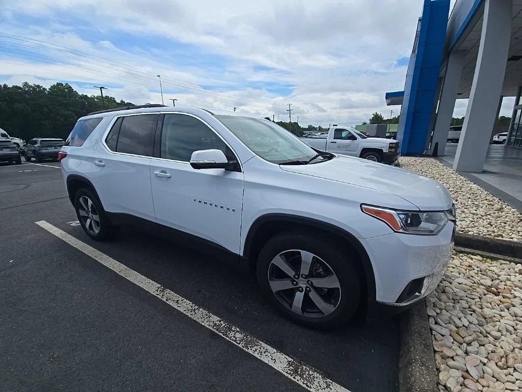 Used 2020 SUMMIT WHITE Chevrolet LT Leather image 6