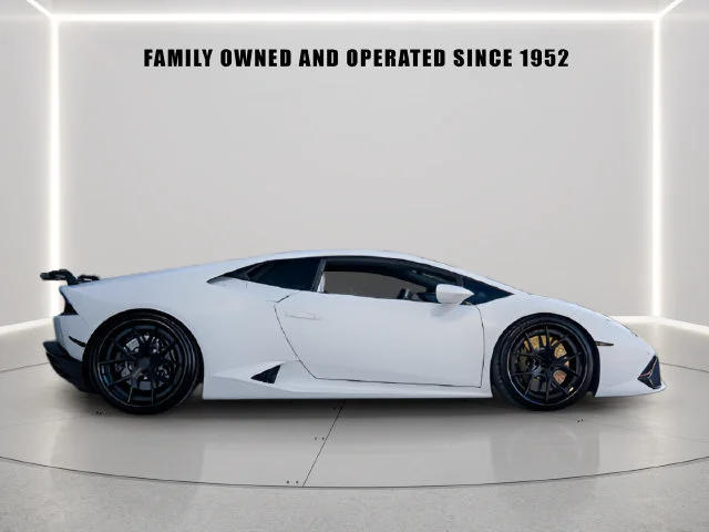 Used 2016  Lamborghini  image 12