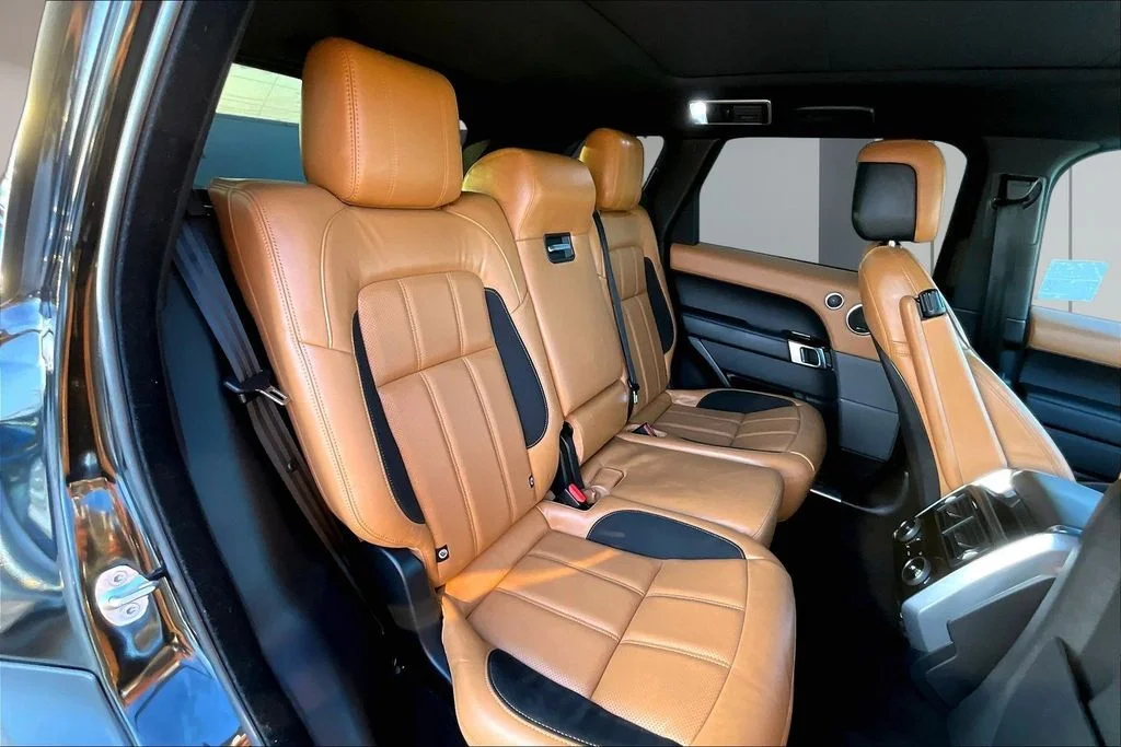 Used 2022 Black Land Rover HSE Dynamic image 23