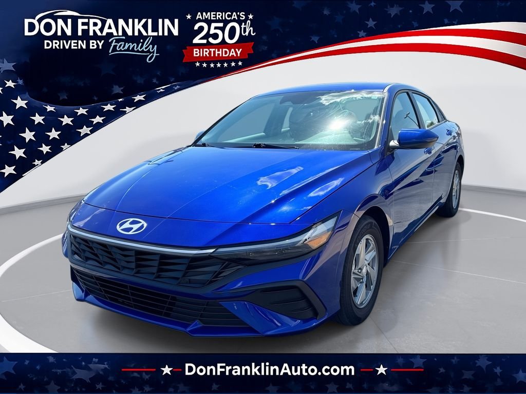 Used 2025 Blue Hyundai SE image 1
