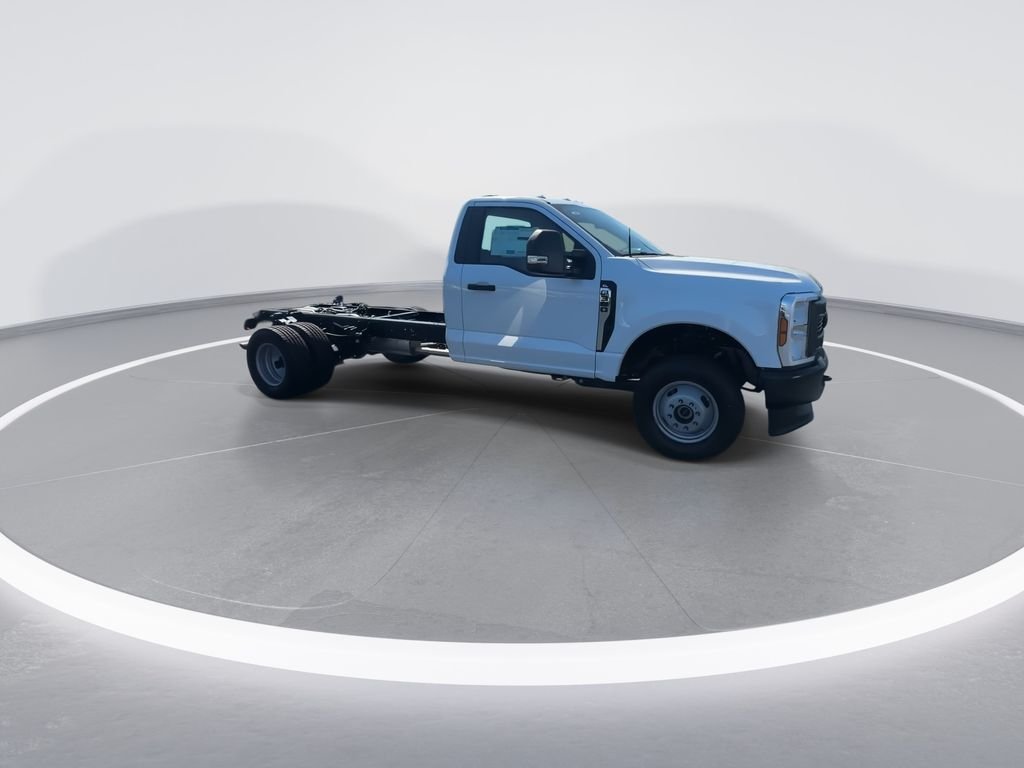New 2026 Oxford White Ford F-350® XL image 2