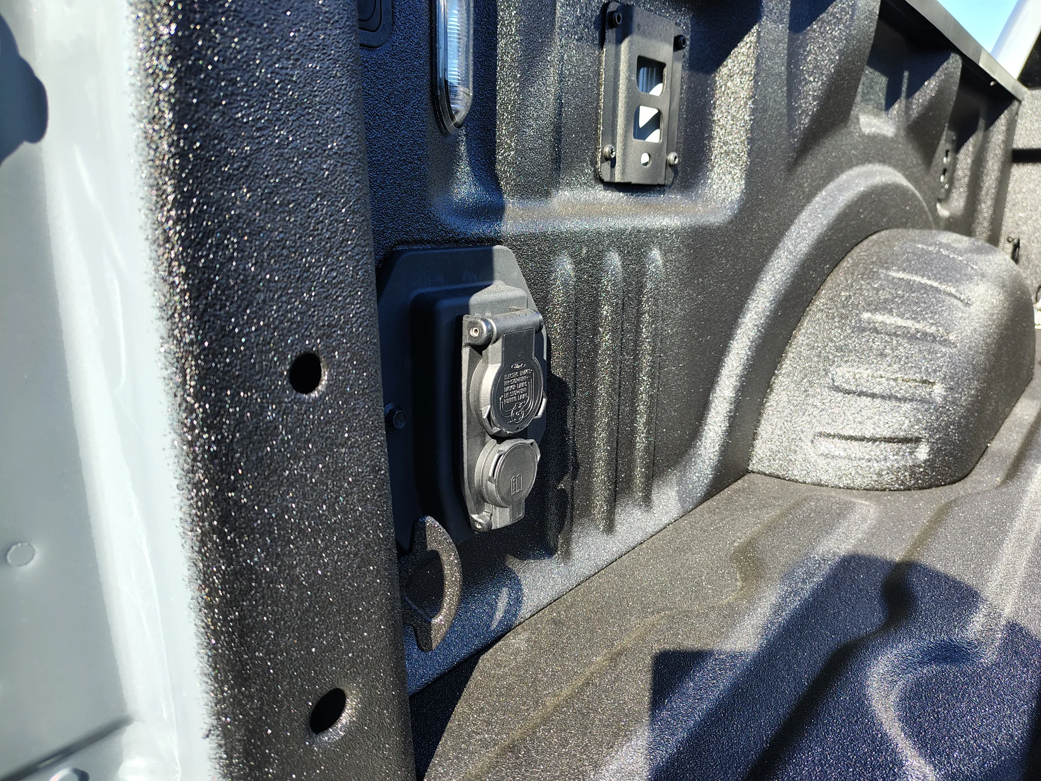 New 2027 Glacier Gray Metallic Tri-Coat Ford F-350® Platinum® image 7