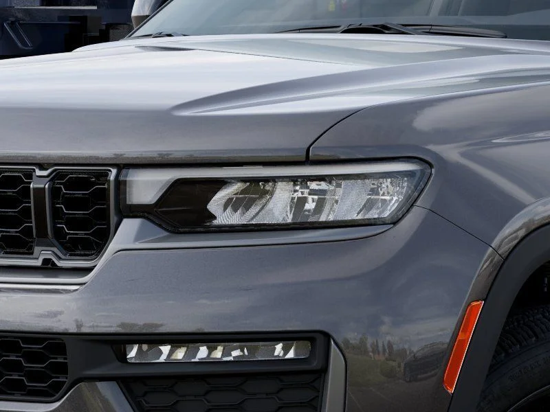 New 2026 Baltic Gray Metallic Clear-Coat Exterior Paint Jeep Limited image 10