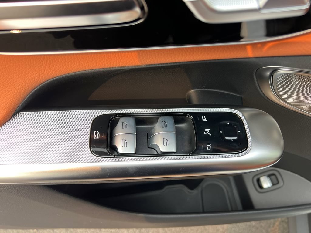 New 2026 Polar White Mercedes-Benz GLC 300 image 47