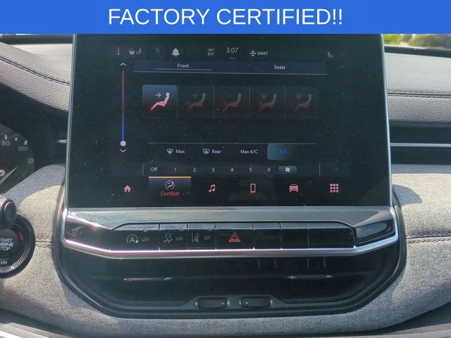 Used 2023 White Jeep Latitude Lux image 26