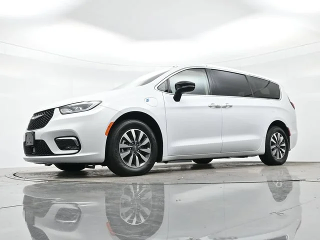 Used 2024 Bright White Clea Chrysler Hybrid Select image 26