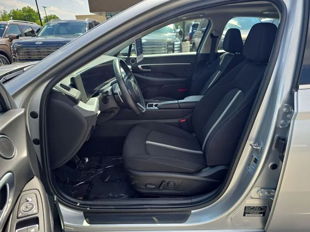 Used 2024 Silver Hyundai SEL image 11