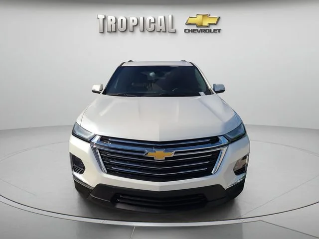 Used 2023 IRIDESCENT PEARL TRICOAT Chevrolet LT Cloth image 8