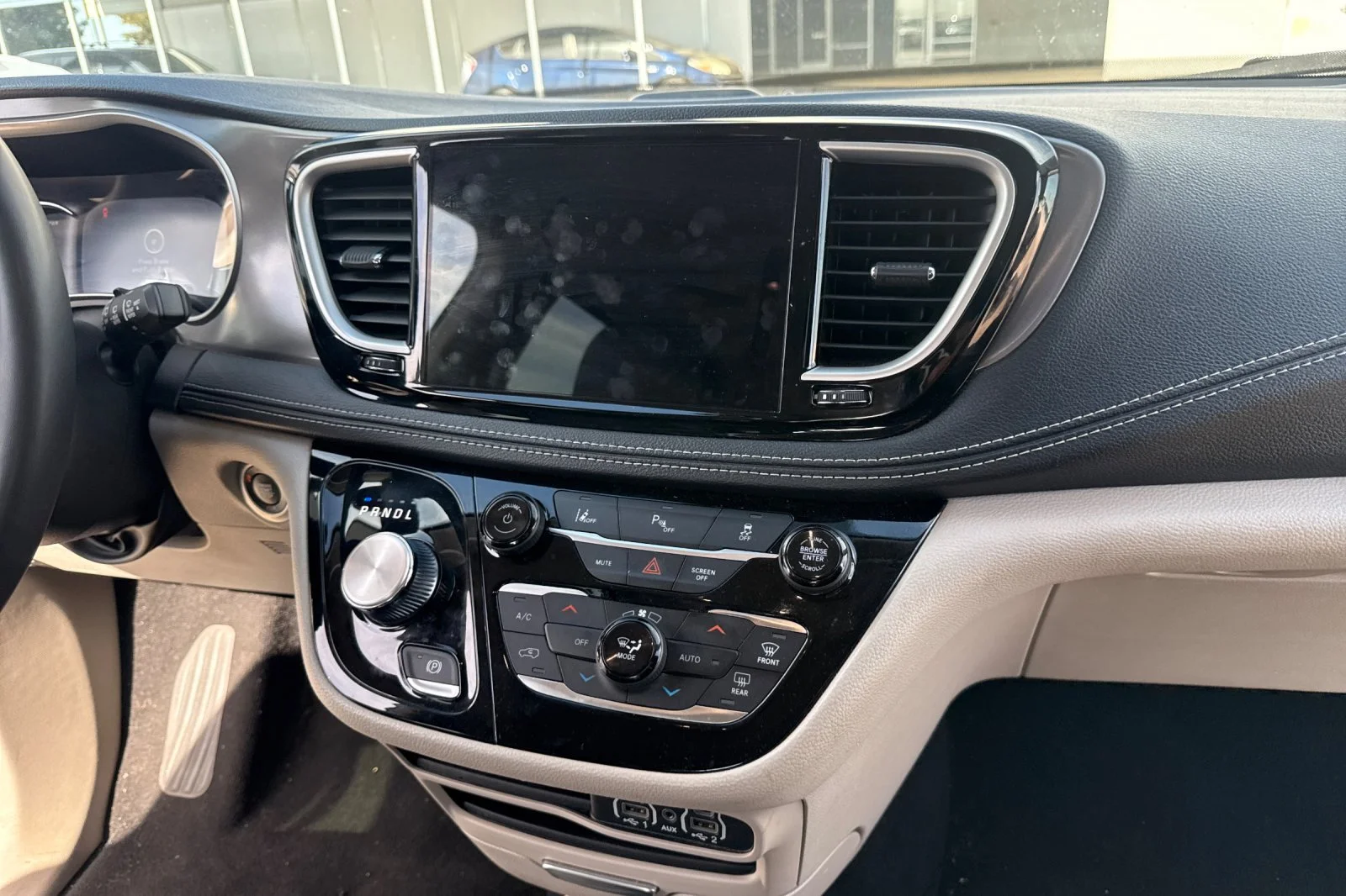 Used 2023 Black Chrysler Touring L image 16