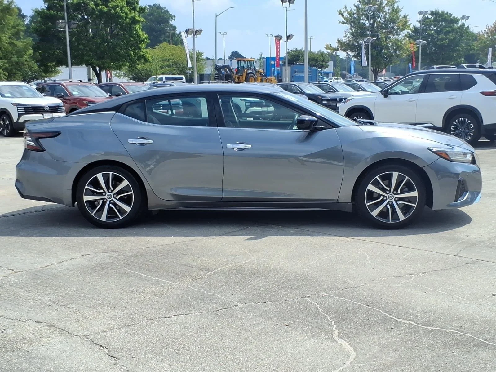 Used 2020 Gun Metallic Nissan S image 6