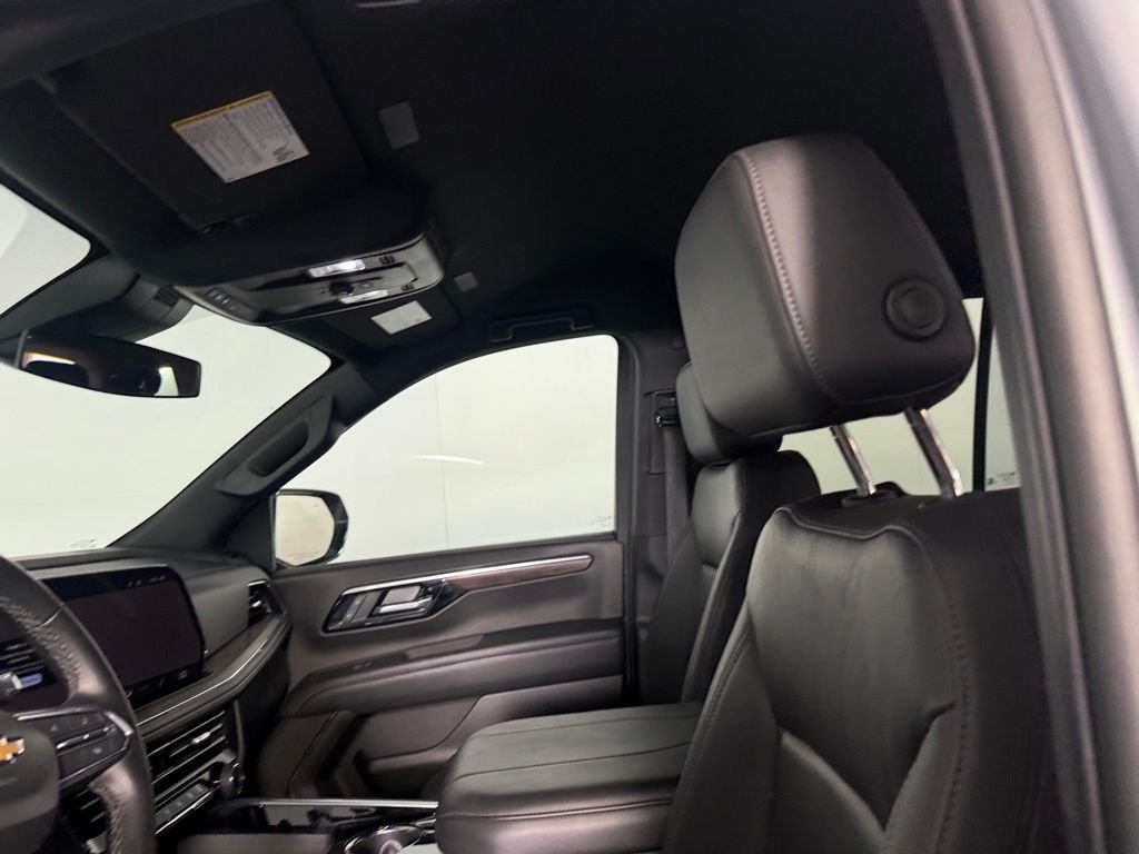 Used 2025 Sterling Gray Metallic Chevrolet LT image 19