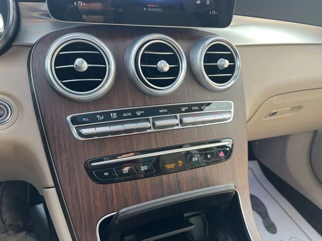 Used 2022 White Mercedes-Benz GLC 300 image 40