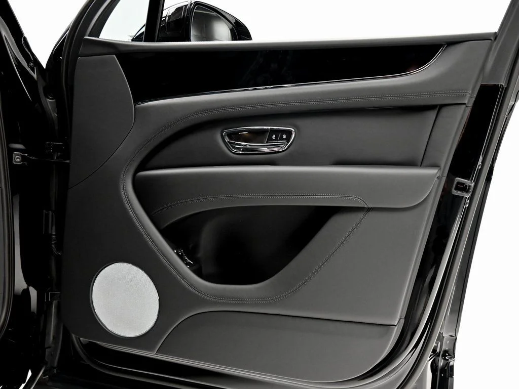 Used 2025 Beluga Bentley V8 image 22