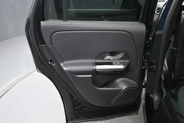 Used 2025 Black Mercedes-Benz GLA 250 image 13