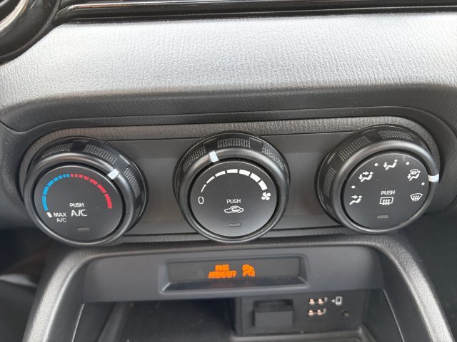 Used 2022 Silver Mazda Sport image 17