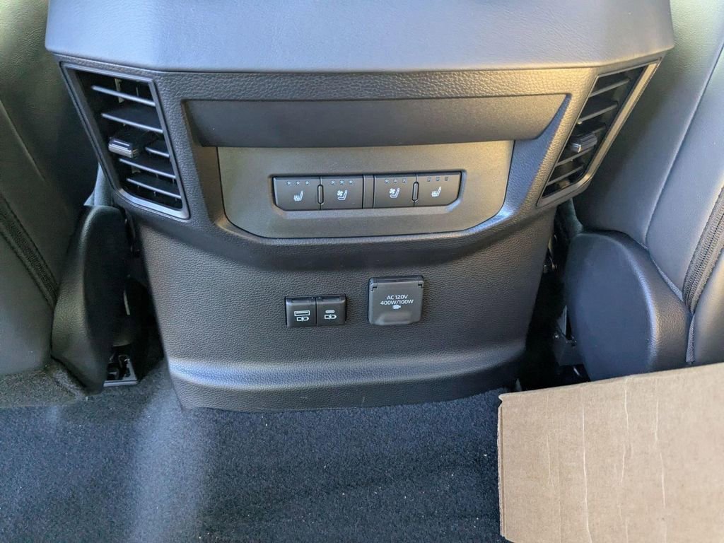 2025 Toyota Tundra Platinum - Photo 31