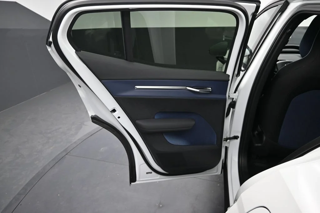 New 2026 Crystal White Volvo Twin Motor Performance Ultra image 25