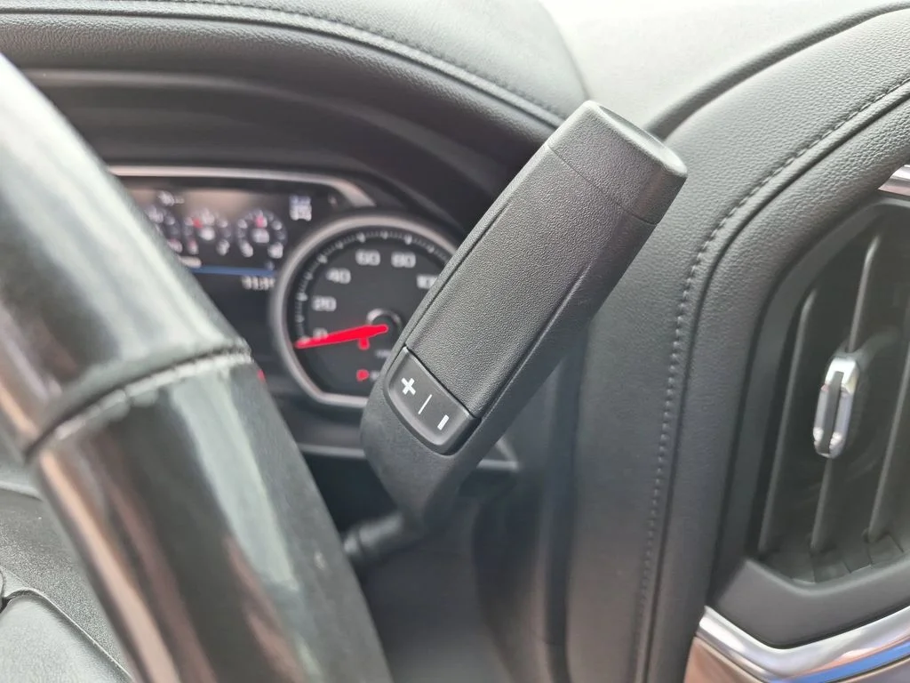 Used 2020 Blue Chevrolet High Country image 28