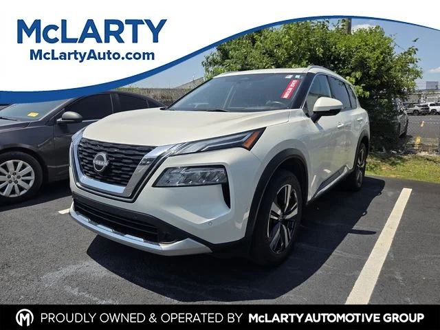 Used 2023 White Nissan Platinum image 1