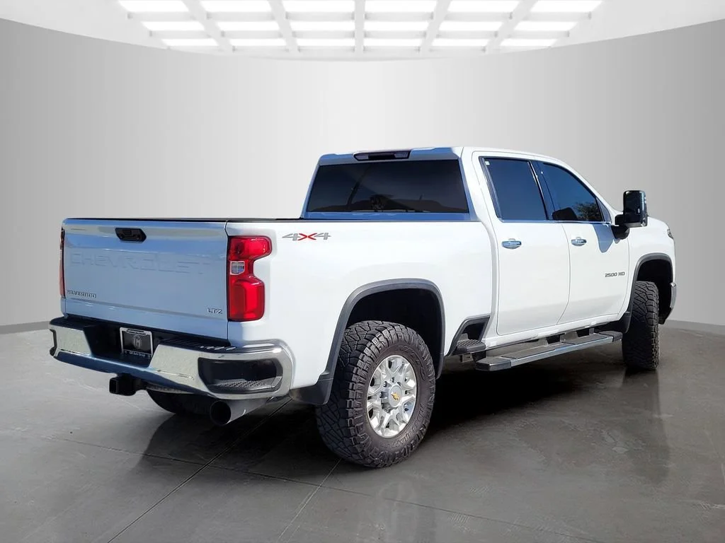 Used 2024 Summit White Chevrolet LTZ image 4