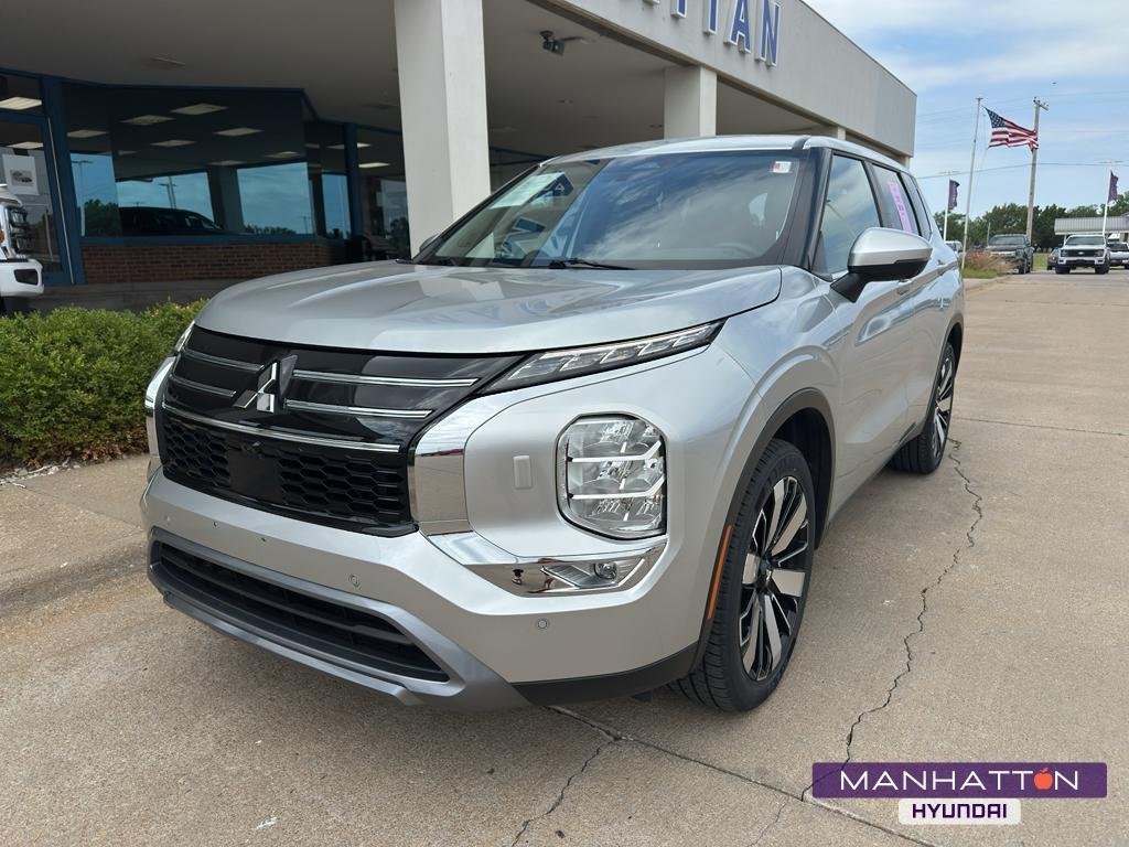 2025 Mitsubishi Outlander SE S-AWC's photo