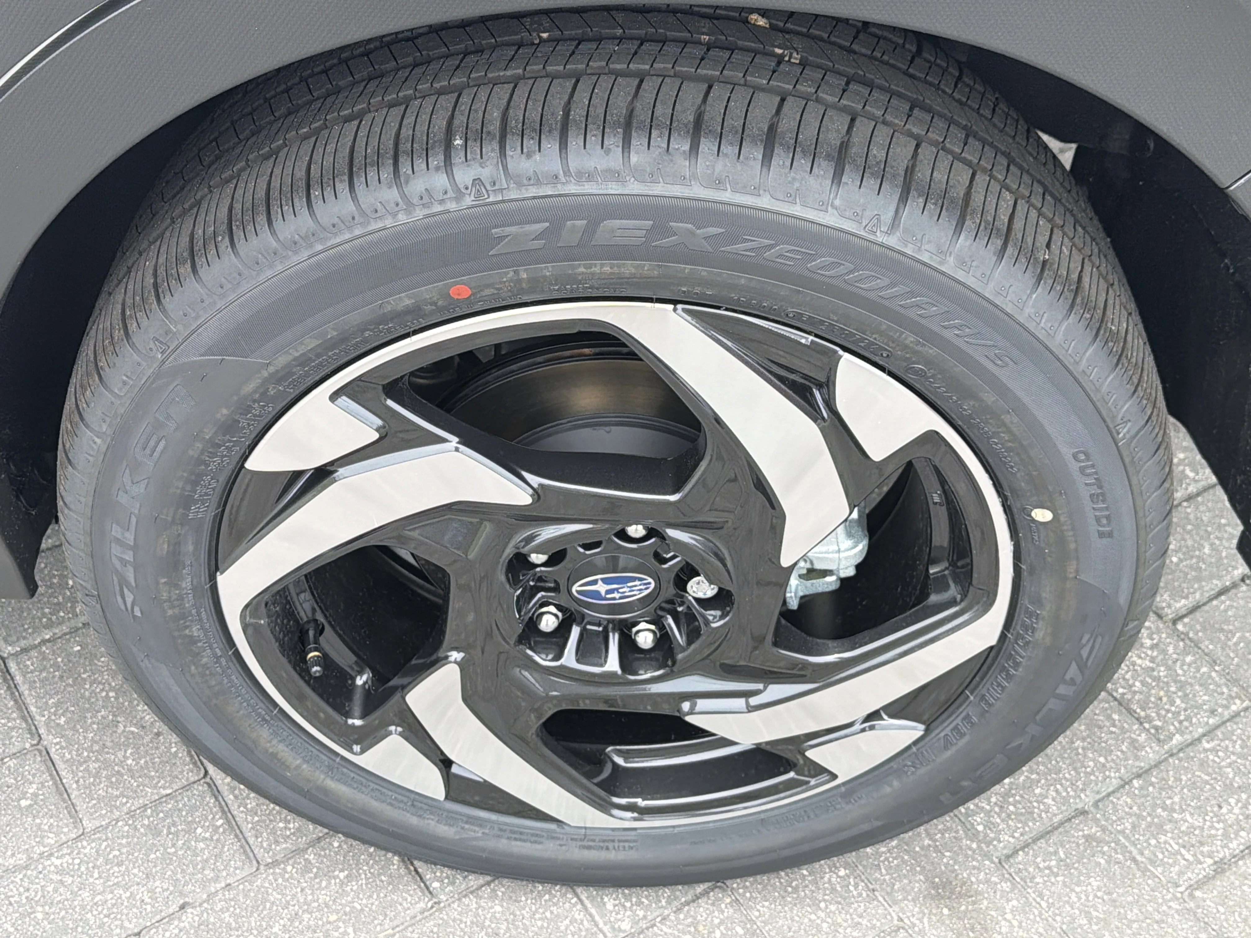 New 2026 CRYSTAL WHITE PEARL Subaru Limited Hybrid image 31