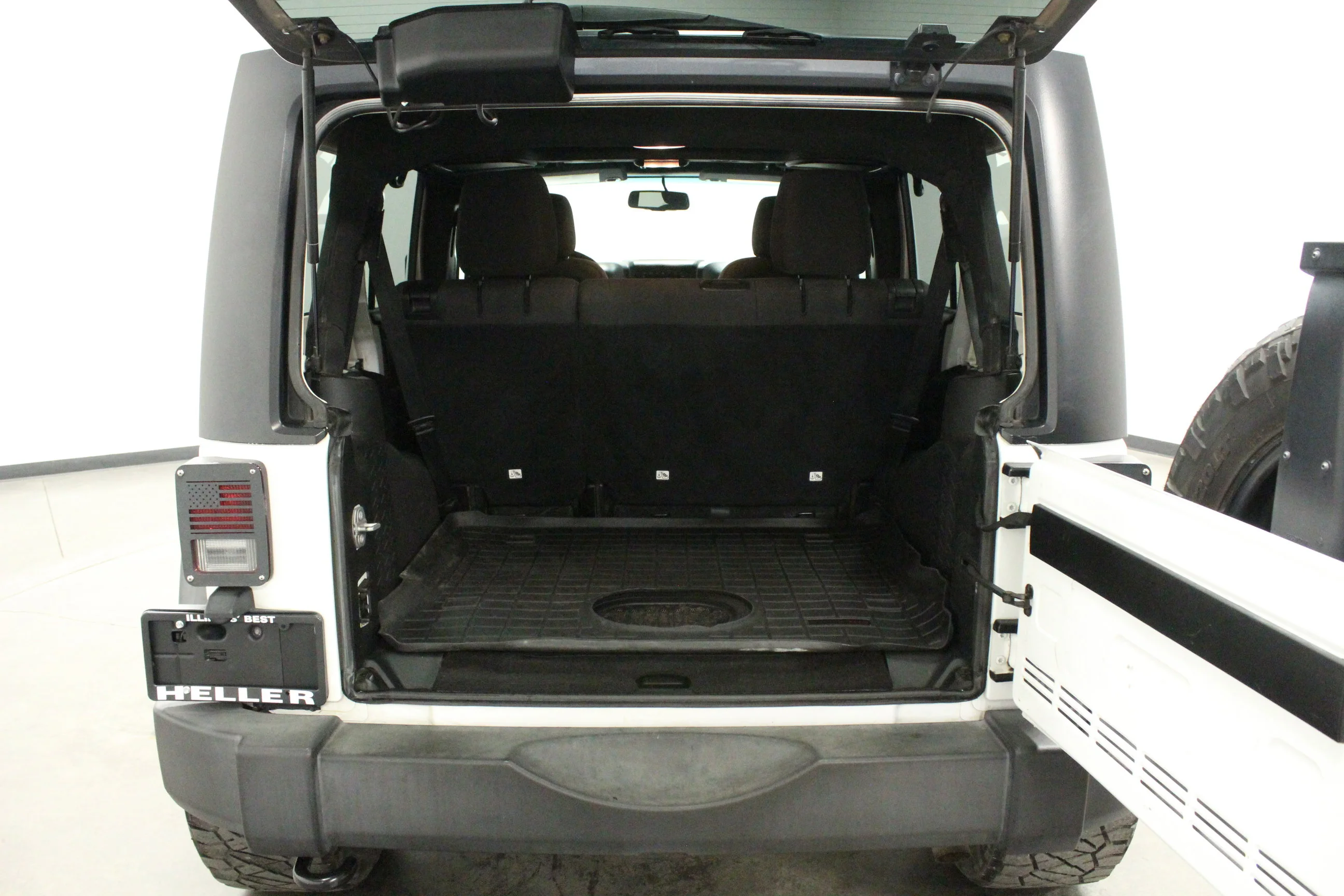 Used 2018 Bright White Clearcoat Jeep Sport image 14