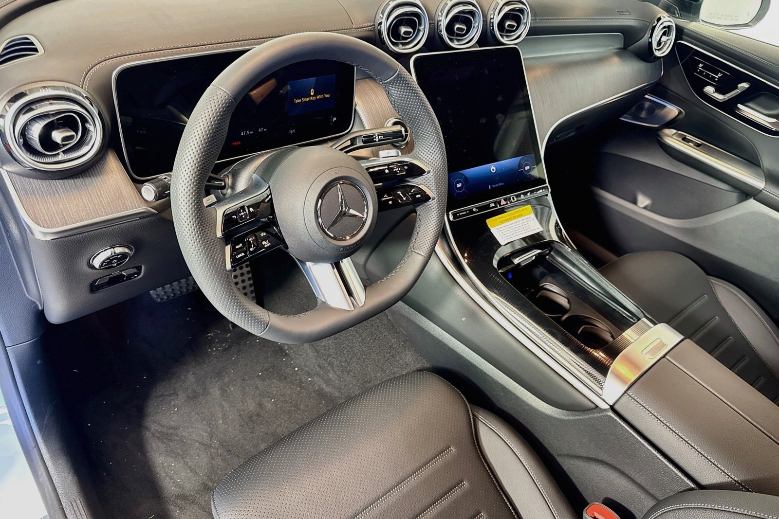 New 2026 Polar White Mercedes-Benz GLC 300 image 9