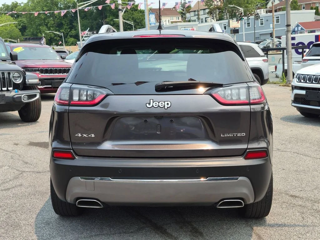 Used 2021 Gray Jeep Limited image 7