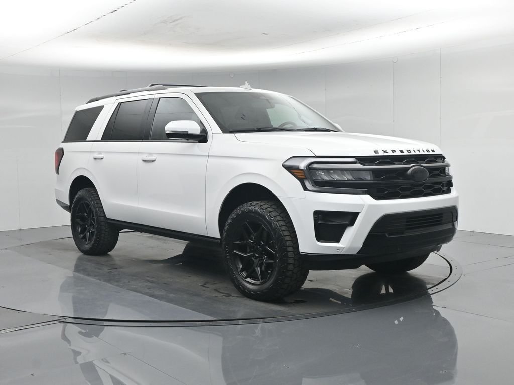 Used 2024 White Ford Limited image 61