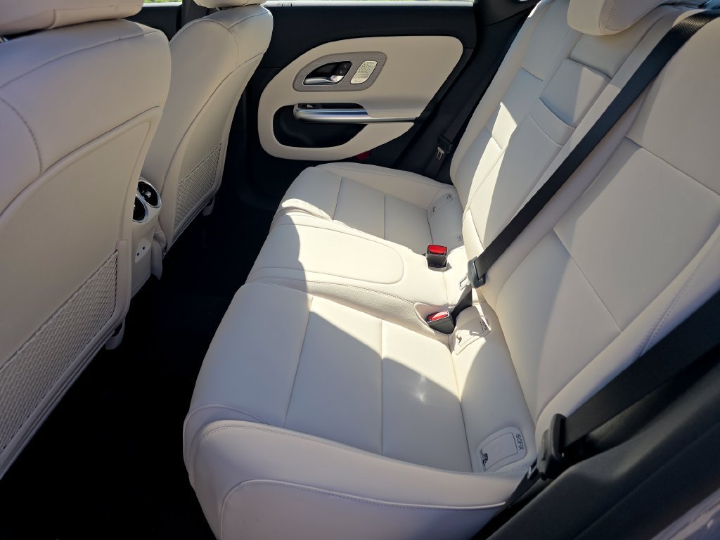New 2027 MANUFAKTUR Alpine Grey Mercedes-Benz CLA 220 image 51